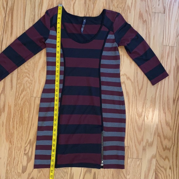 Jessica Simpson Hanna Bodycon Zipper Dress in red, black and grey stripes size M - Picture 12 of 13